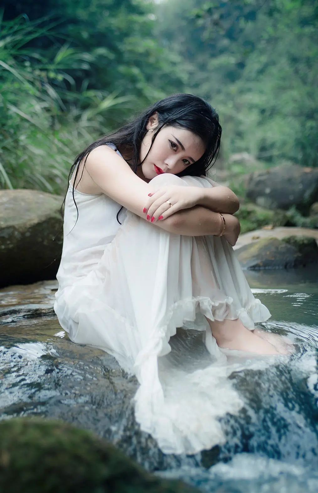 宣威郑州高端私人伴游小野梨子