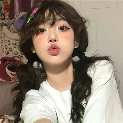 宣威伴游女生卞寄蕾的资料